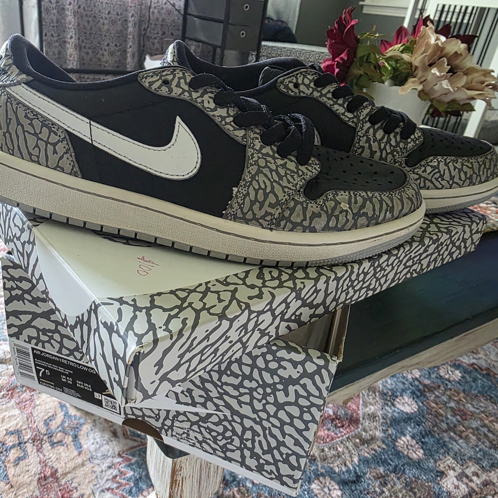 Nike Black and Gray Sneakers with Elephant Print